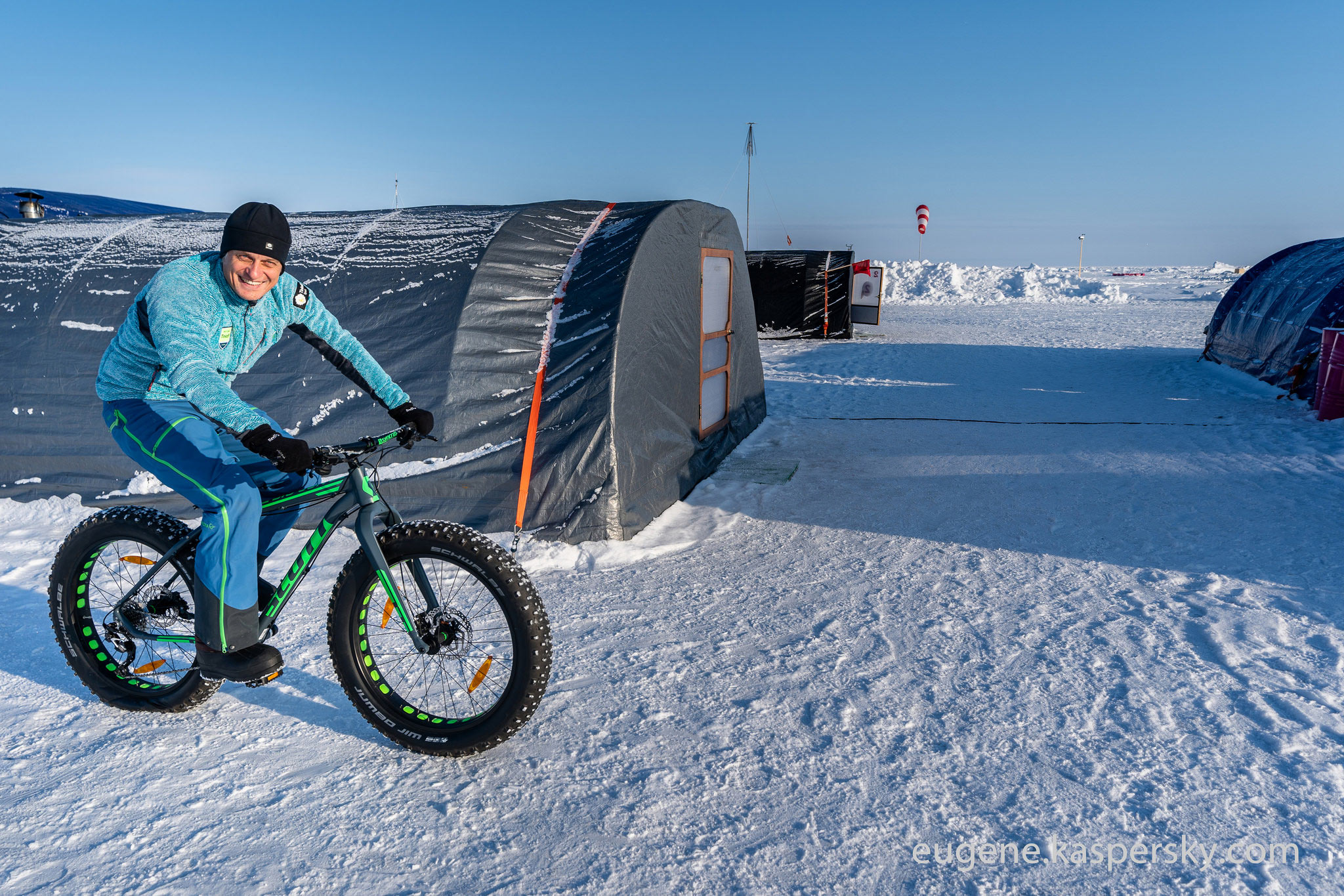 Barneo Camp (North Pole), дрейфующая станция Барнео (Северный Полюс)